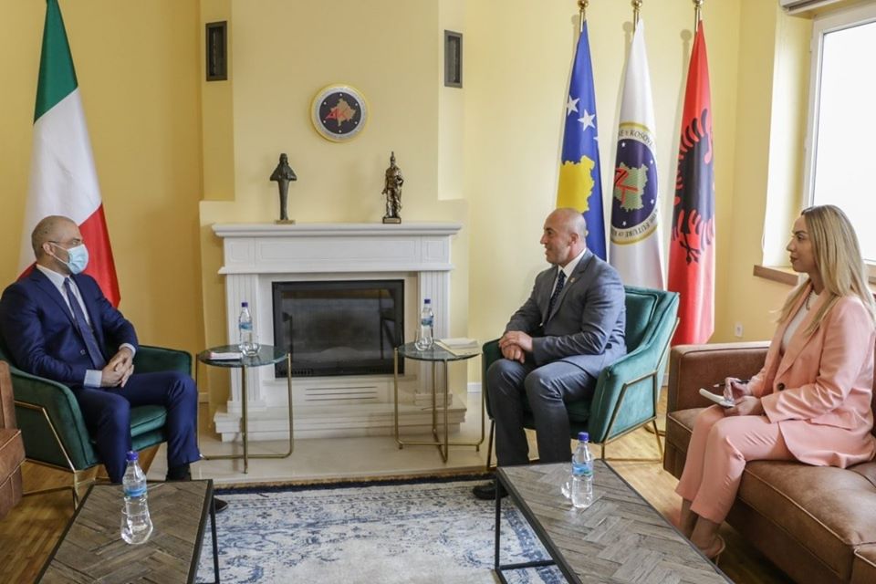 Haradinaj dhe ambasadori italian flasin për zhvillimet politike në Kosovë