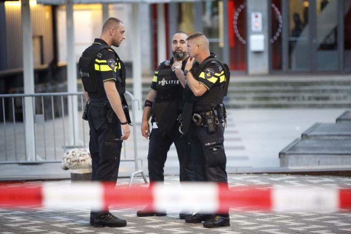dutchpolice2709a