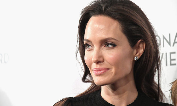angelina-jolie-t