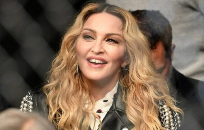 auto_Madonna_e_plakur1556568206