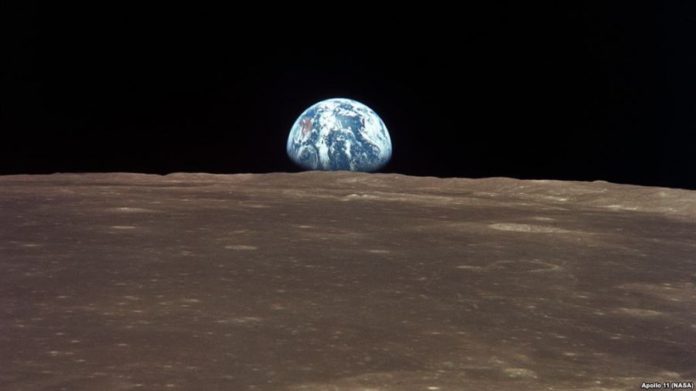 auto_hena_planeti_spacex1488269973