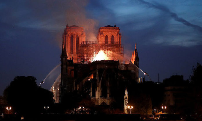 notre-dame-naten