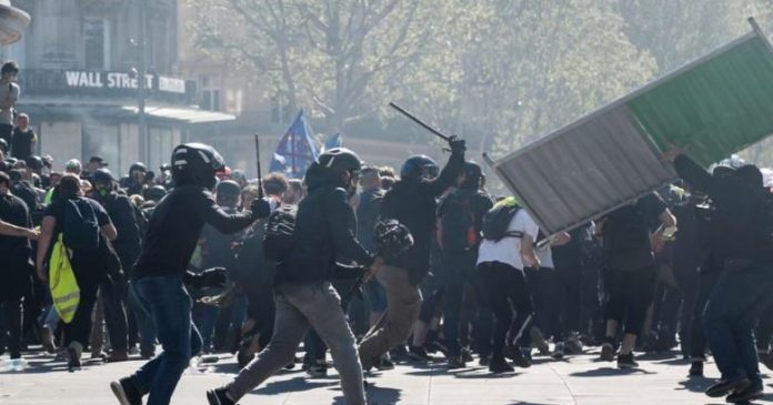 paris_protesta
