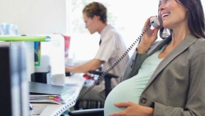 pregnant-at-work-650x330-780x439