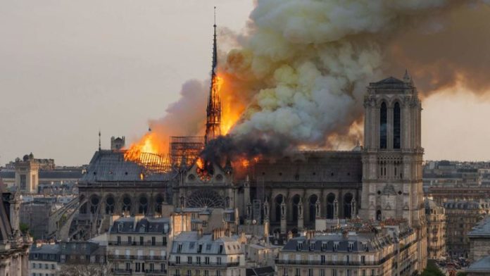 skynews-notre-dame-fire-paris_4641583