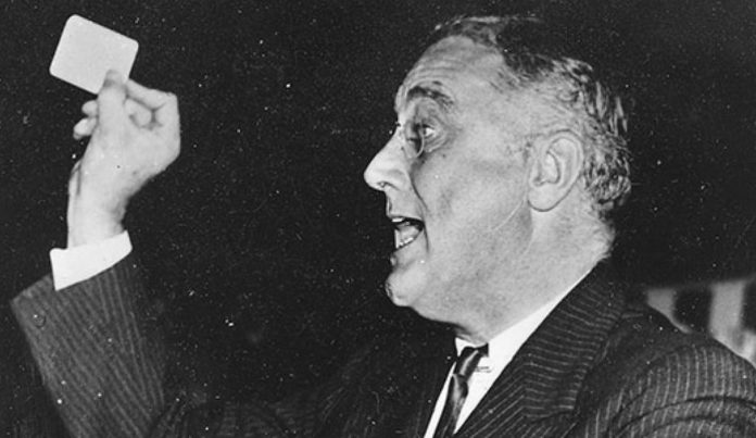 sp-franklin_d._roosevelt_at_the_38th_st._tunnel_ceremony_in_long_island_city_new_york_-_nara_-_196846-533x300