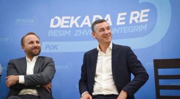 auto_Kadri-Veseli-dhe-Hashim-Thaci-Foto-Abelard-Tahiri-FB-650x3581556922100