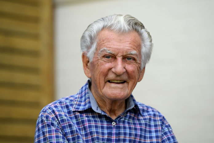 bob-hawke-reveals-terrible-health__855288_