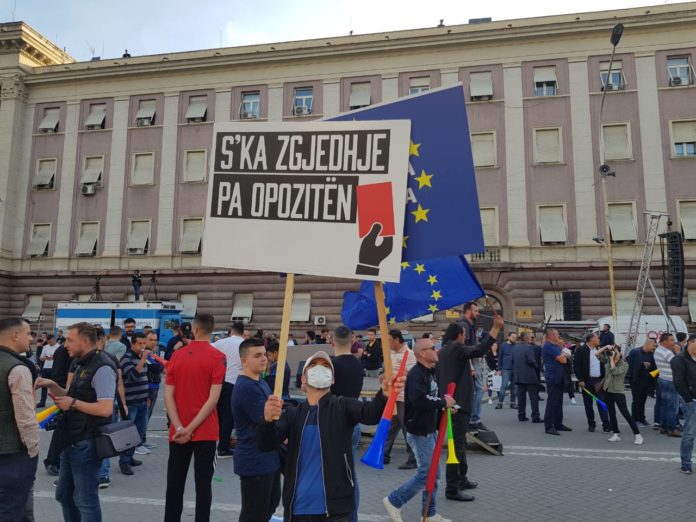 protestaeopozites-25maj