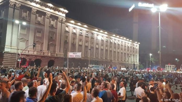 Protestat-në-Tiranë