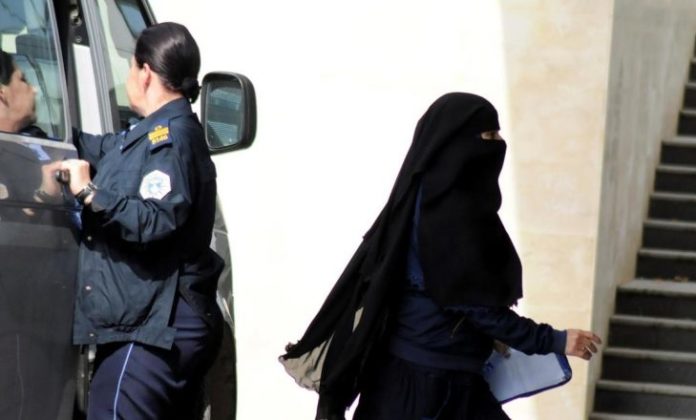 Ten-Kosovo-women-under-house-arrest-after-returning-from-Syria-730x440
