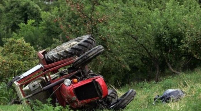auto_aksident-traktor-645x3581480151762