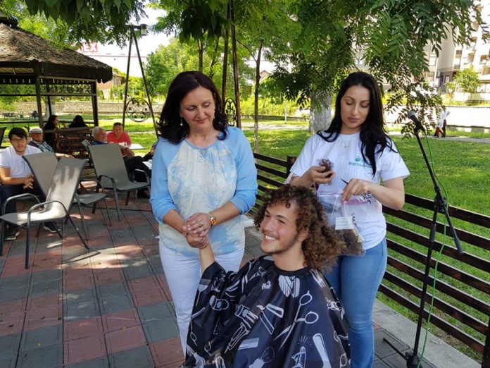 auto_kosovarce_floket_21561239326
