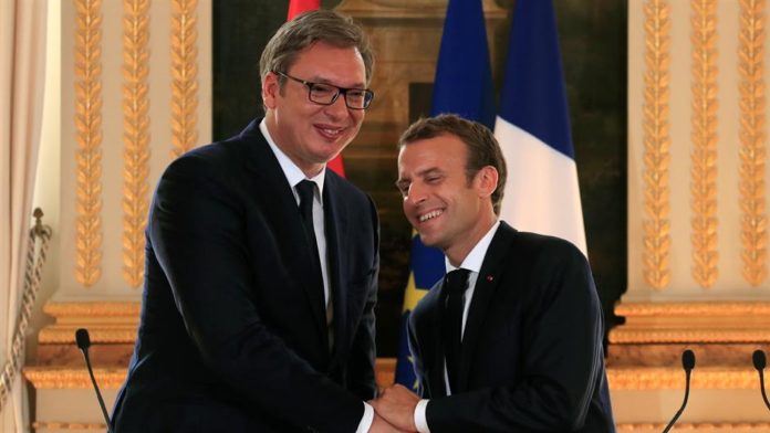 Aleksandar-Vucic-Emmanuel-Macron