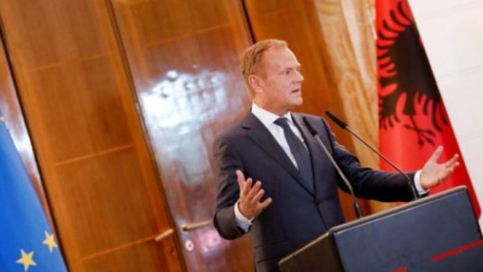 donald-tusk-750x375-600x360-780x439