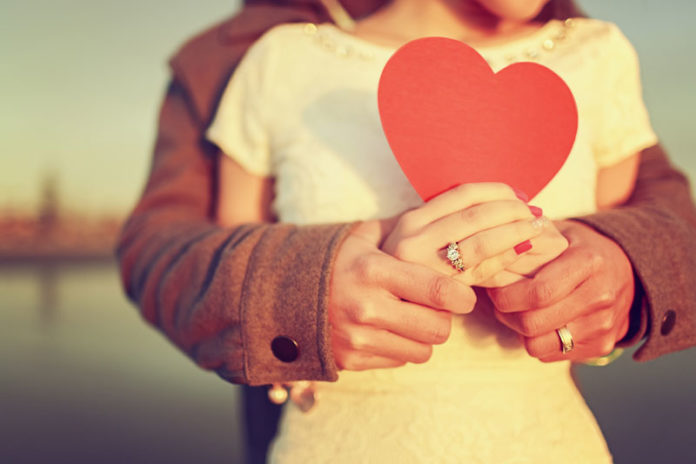 what-causes-a-woman-to-fall-in-love-with-a-man-01