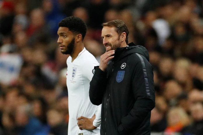 joe-gomez-gareth-southgate-141119