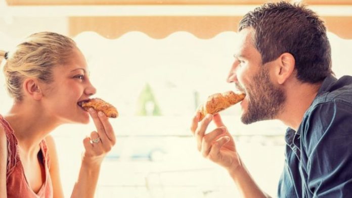 GTY_couple_eating_kab_140313_12x5_992-780x439