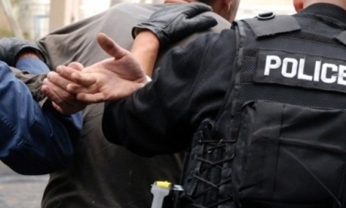 arrestohet-polici-keqp-euml-rdori-pozit-euml-n-zyrtare_hd-780x439-730x439