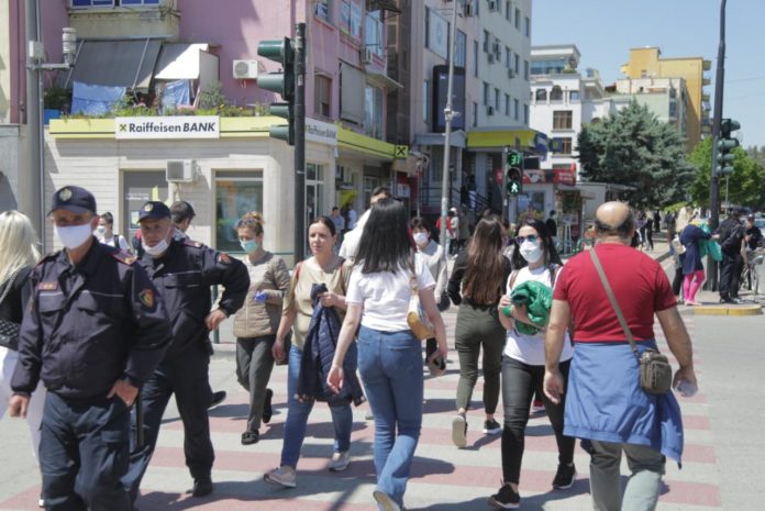 tirana-lehtesim_22