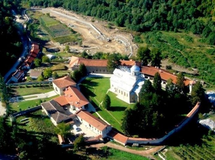 Manastiri-i-Deçanit