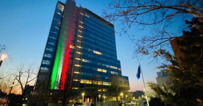governo-Kosovo-tricolore-Italia