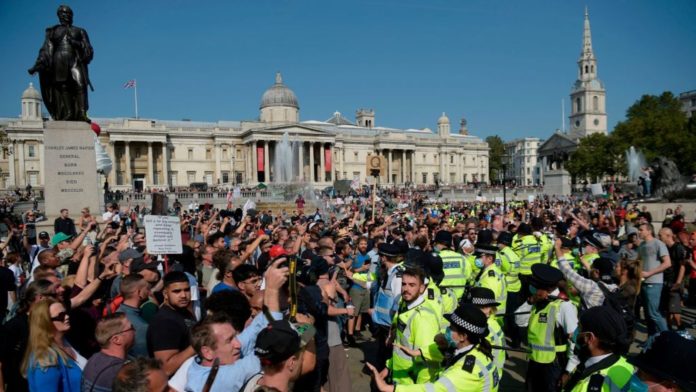 skynews-police-protest-london_5101497