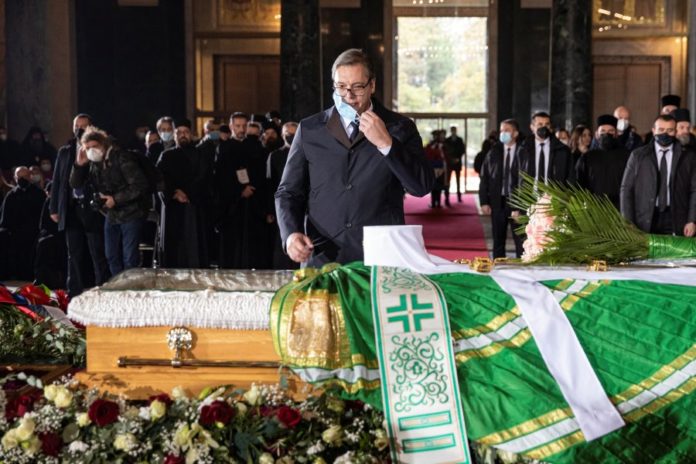 auto_2020-11-22T104604Z_179930070_RC2A8K92M1VA_RTRMADP_3_SERBIA-PATRIARCH-FUNERAL1606049740