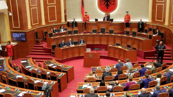 debati-1100x620