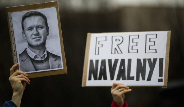 auto_Navalny-premium2-AP1611946199