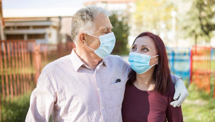 2-face-mask-couple