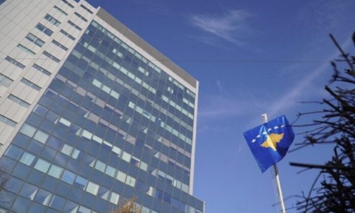 qeveria-e-re-e-kosoves-ta-definoje-strategjine-per-dialogun-me-serbine-780x470