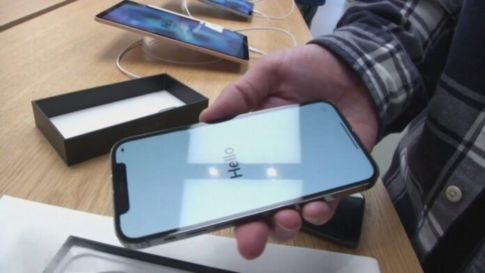 KR-APPLE-PERGJIMI_frame_296-1024x576
