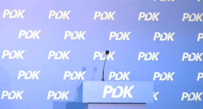 pdk-konference-per-media-eliza-hoxha-u-drejtohet-qytetareve_5eb123b9e9692-852x460-1-2