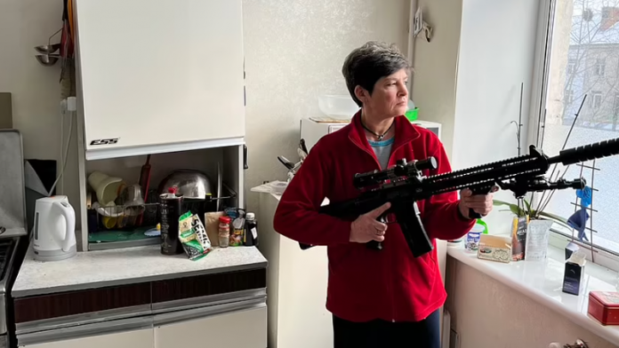 MarianaZhagloLockedLoaded-800x450-1