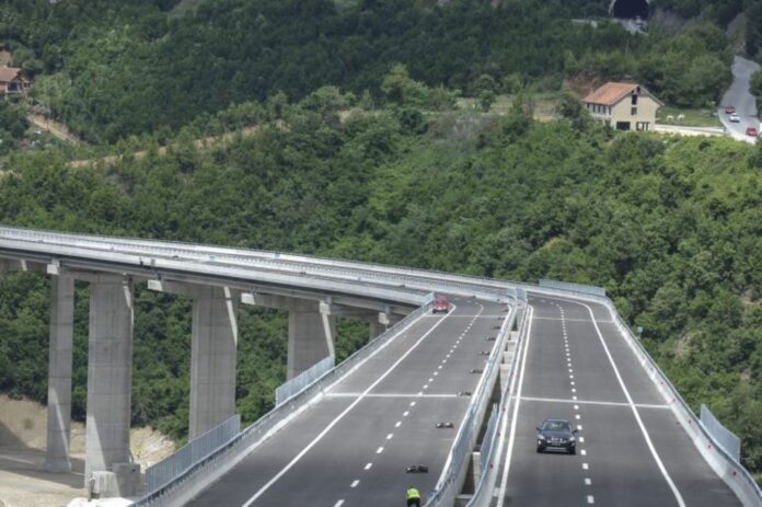 autostrada-Arben-Xhaferi-bizneset-1