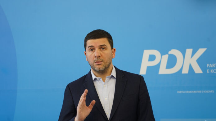 Memli-Krasniqi-PDK-Konferenca-3-of-11 (1)