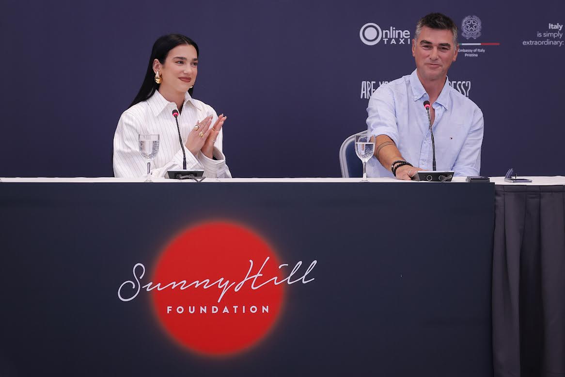 Dua Lipa, Dukajgin Lipa, Reporteri, Sunny Hill