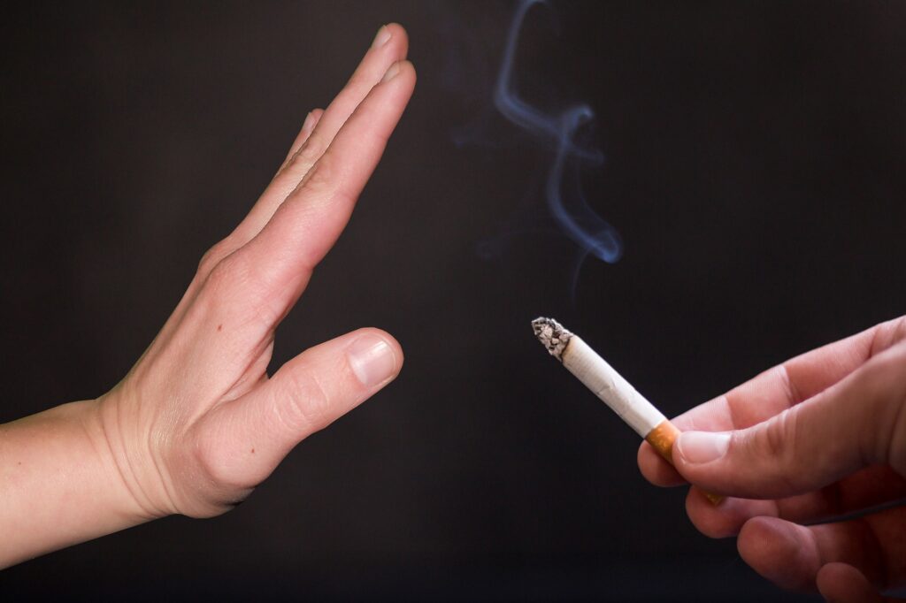 Studimi: Lënia e duhanit ul në mënyrë drastike rrezikun e kancerit në çdo moshë