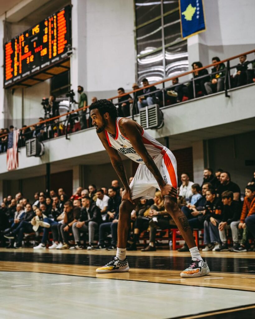 U rrëzua në tokë gjatë lojës, KB Bashkimi sqaron situatën e ish-lojtarit të NBA