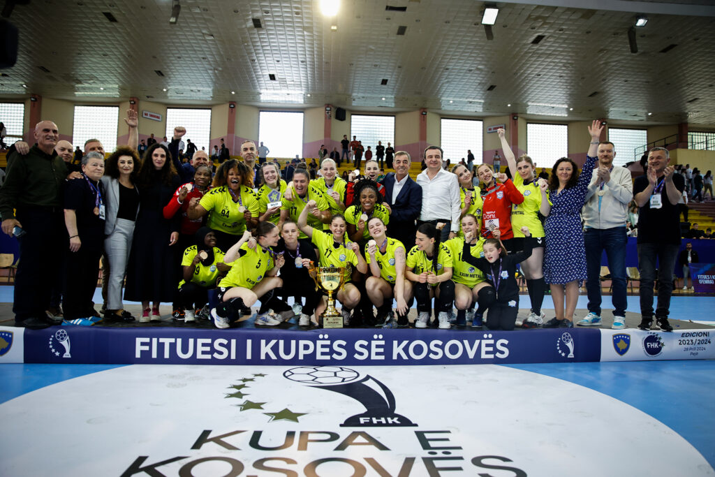 Ferizaj, fitues i Kupës së Kosovës në hendboll në konkurrencë të femrave, Kurti i uron vajzat