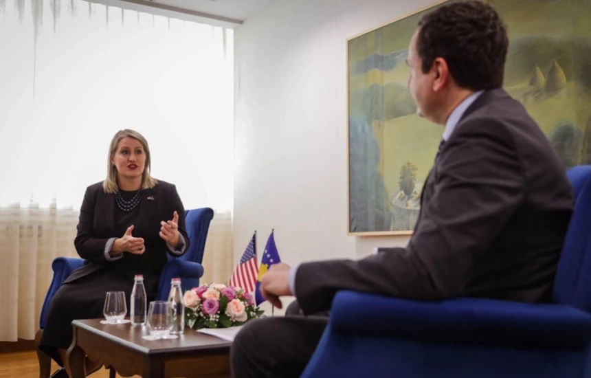 Nënsekretarja amerikane e Shtetit  Jemi thellësisht të përkushtuar për sigurinë e veriut të Kosovës