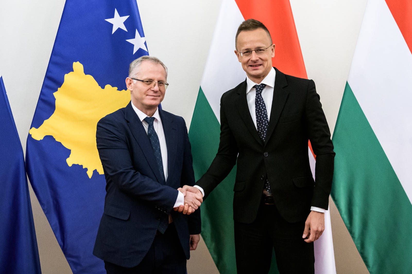 Bislimi takohet me Ministrin e Punëve të Jashtme të Hungarisë tri ditë para takimit të Komitetit të Ministrave në KiE
