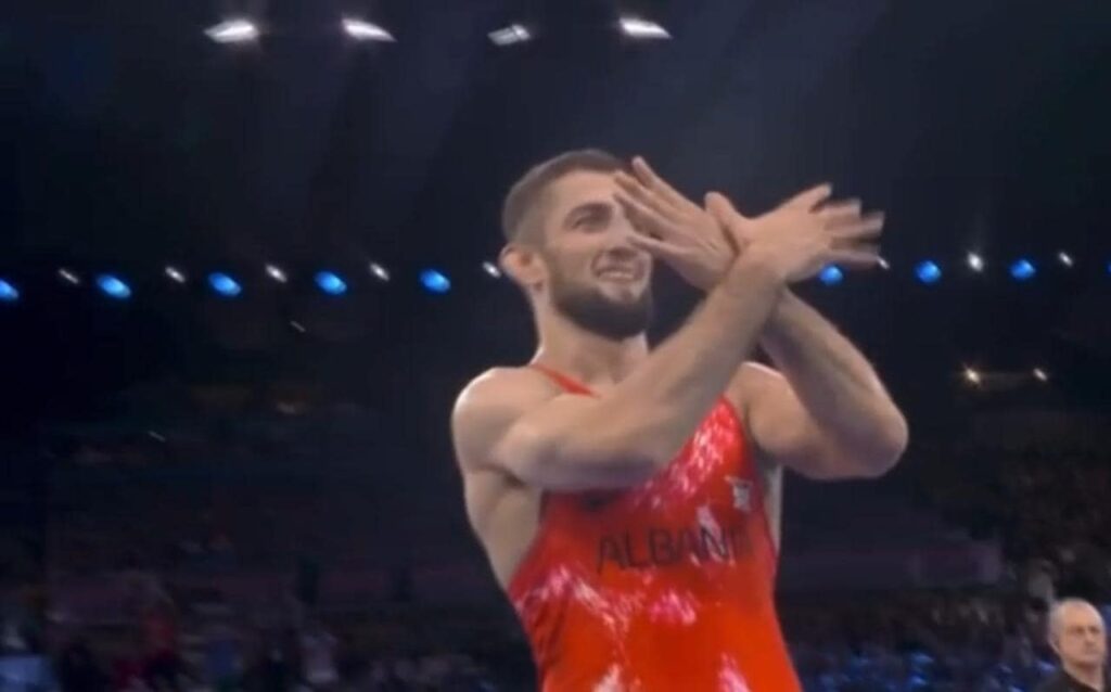 Shqipëria fiton dhe medaljen e dytë në Olimpiadë Shqipëria fiton dhe medaljen e dytë në Olimpiadë