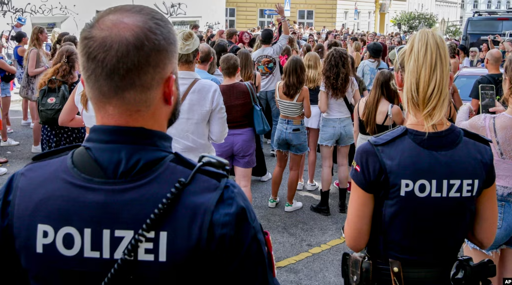 Arrestohet personi i tretë i dyshuar për organizimin e një sulmi në koncertet e Taylor Swiftit