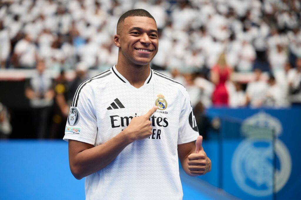 Kylian Mbappe shpallet futbollisti më i mirë i muajit tek Real Madrid