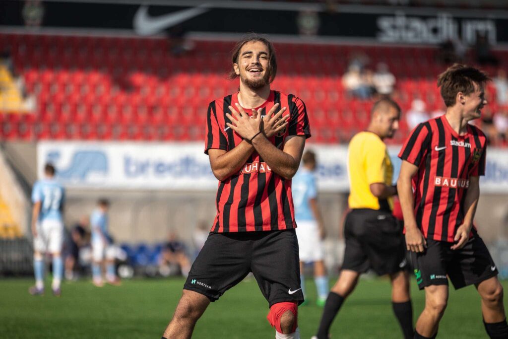 Talenti Leart Krasniqi që po merr vëmendje në Suedi Talenti Leart Krasniqi që po merr vëmendje në Suedi