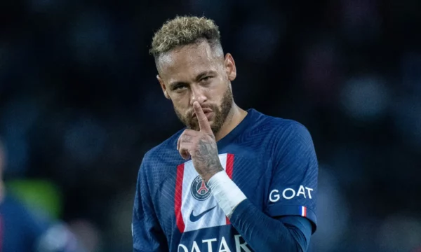 PSG-ja e paguante Neymarin 200 mijë euro për duartrokitje