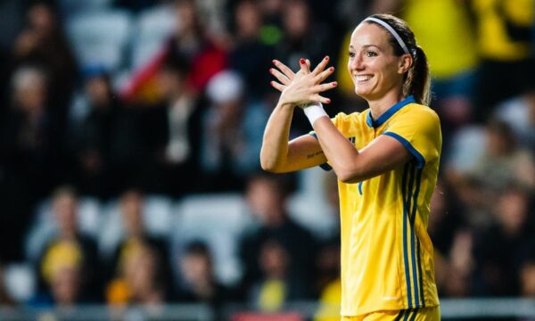 I shënoi gol Serbisë, Kosovare Asllani reagon në rrjetet sociale