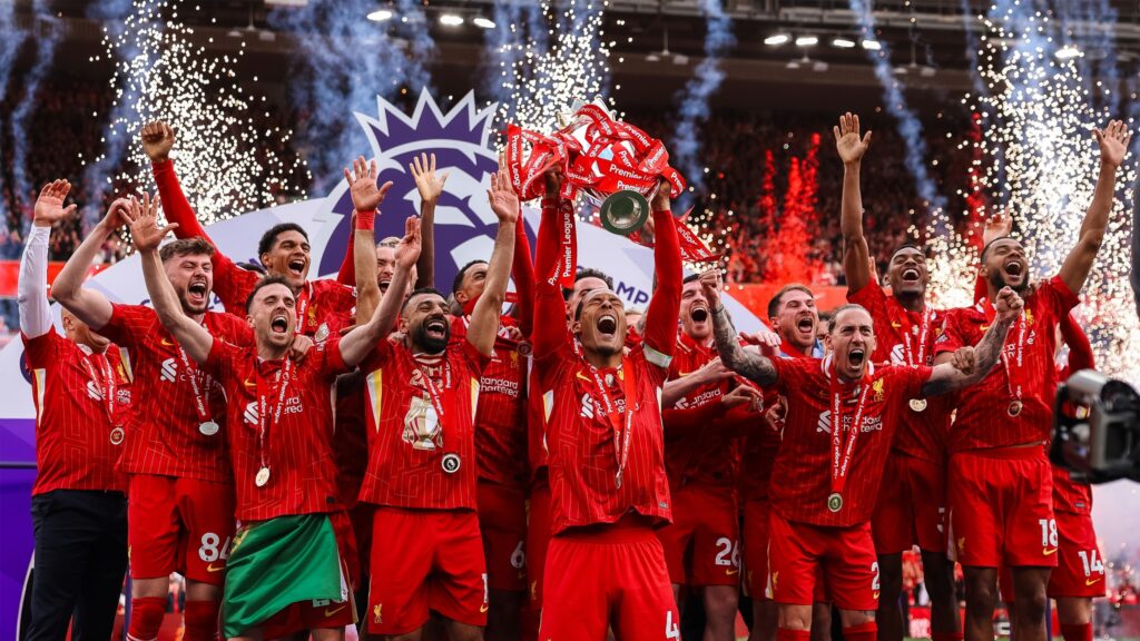 Liverpooli është kampion i Anglisë, ngre trofeun e Premierligës Liverpooli është kampion i Anglisë, ngre trofeun e Premierligës